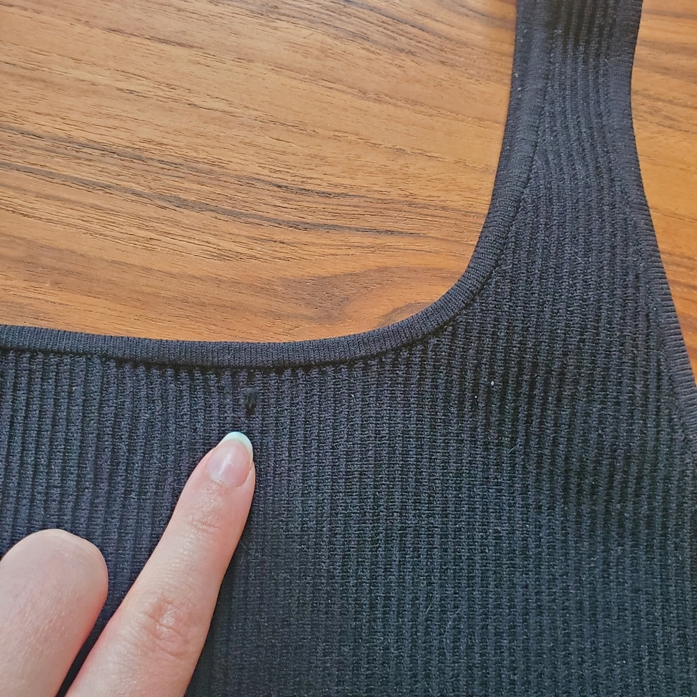 Aritzia Babaton sculpt cropped square neck tank top - Picture 6 of 6
